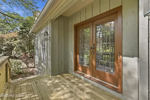 Exterior - 9 Avery Cir, Jackson, MS 39211 photo 4 of 11