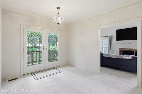 Entry Way - 9 Avery Cir, Jackson, MS 39211 photo 2 of 3