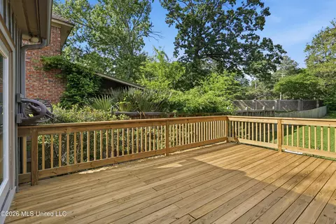 Exterior - 9 Avery Cir, Jackson, MS 39211 photo 6 of 11