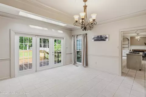 Dining - 9 Avery Cir, Jackson, MS 39211 photo 1 of 2