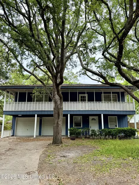 8824 Mermaid Ave, Ocean Springs, MS 39564