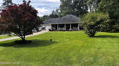 Exterior - 5253 Forest Hill Rd # B, Jackson, MS 39272 photo 2 of 5