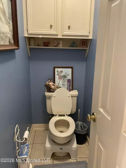 Bath - 5253 Forest Hill Rd # B, Jackson, MS 39272 photo 1 of 3
