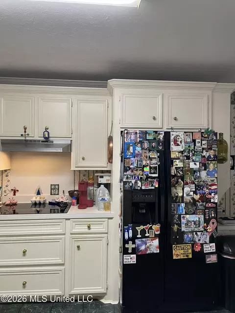 Kitchen - 5253 Forest Hill Rd # B, Jackson, MS 39272 photo 2 of 2