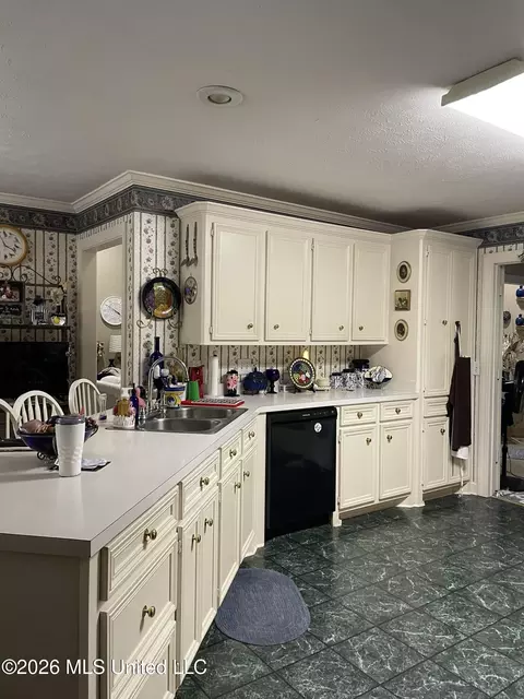 Kitchen - 5253 Forest Hill Rd # B, Jackson, MS 39272 photo 1 of 2