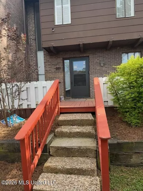 1255 E County Line #L7, Jackson, MS 39211