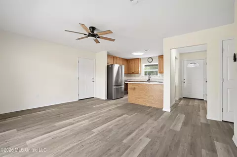 Living - 104 8th St, Long Beach, MS 39560 photo 4 of 4
