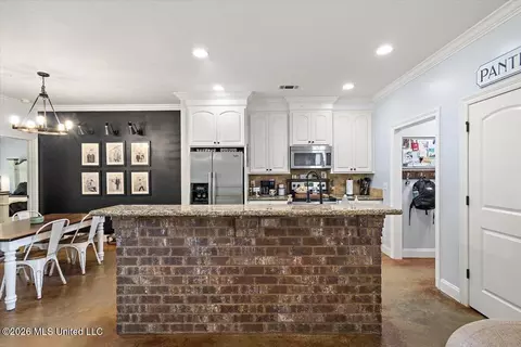 Kitchen - 434 Pecan Cir, Brandon, MS 39042 photo 1 of 2