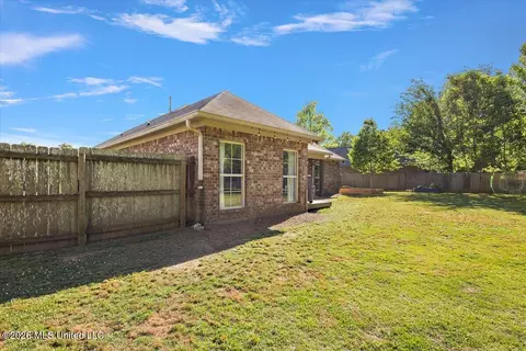 Exterior - 434 Pecan Cir, Brandon, MS 39042 photo 7 of 12