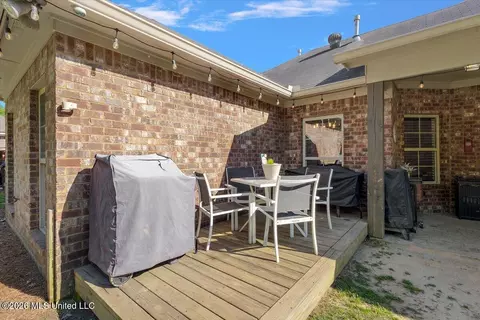 Exterior - 434 Pecan Cir, Brandon, MS 39042 photo 4 of 12