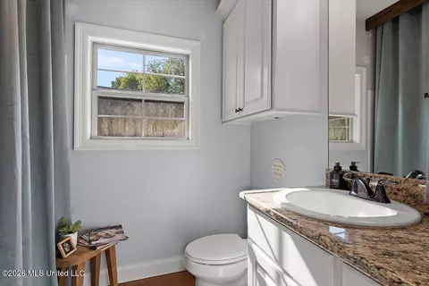Bath - 434 Pecan Cir, Brandon, MS 39042 photo 3 of 4