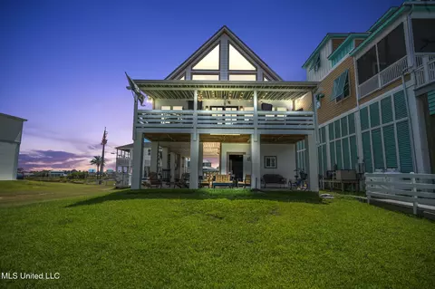 146 Elaine Dr, Bay Saint Louis, MS 39520