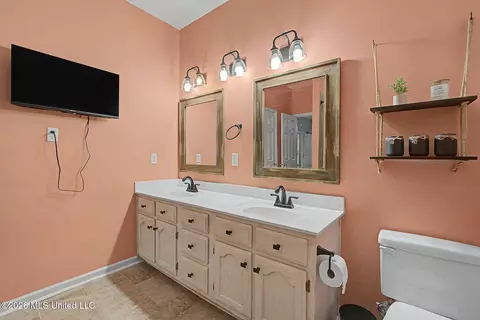Bath - 3306 Pankins Park Pl, Nesbit, MS 38651 photo 2 of 3