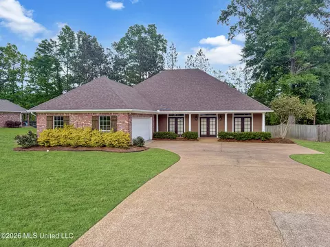 423 Old Town Cir, Brandon, MS 39042