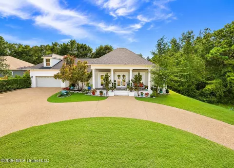 13086 Riverwalk Cir, D'iberville, MS 39540