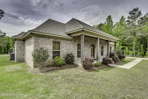 2401 Ratliff Rd, Raymond, MS 39154 photo 2