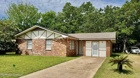 5529 Prince George Dr, Gautier, MS 39553