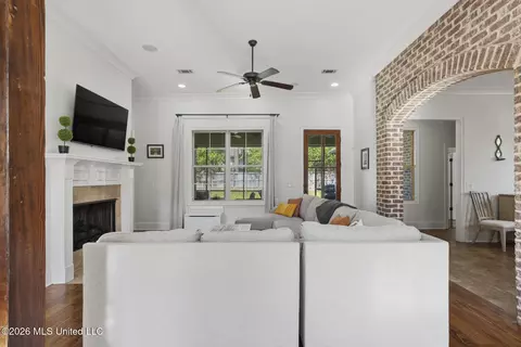 Living - 124 Grayhawk Dr, Madison, MS 39110 photo 1 of 1