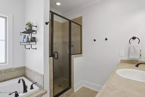 Bath - 124 Grayhawk Dr, Madison, MS 39110 photo 3 of 5