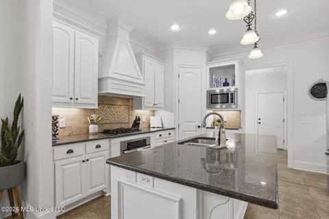 Kitchen - 124 Grayhawk Dr, Madison, MS 39110 photo 1 of 4