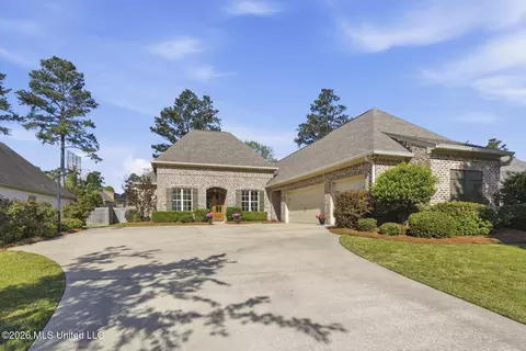 124 Grayhawk Dr, Madison, MS 39110