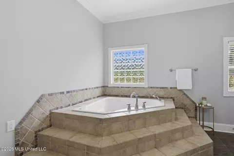 Bath - 559 White Oak Rd, Florence, MS 39073 photo 4 of 5