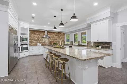 Kitchen - 559 White Oak Rd, Florence, MS 39073 photo 3 of 7