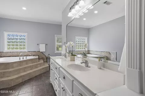 Bath - 559 White Oak Rd, Florence, MS 39073 photo 3 of 5
