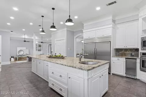 Kitchen - 559 White Oak Rd, Florence, MS 39073 photo 6 of 7