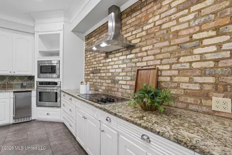 Kitchen - 559 White Oak Rd, Florence, MS 39073 photo 5 of 7
