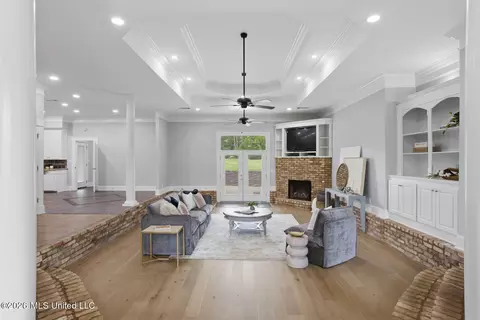 Living - 559 White Oak Rd, Florence, MS 39073 photo 1 of 3