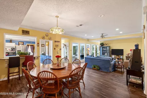 Dining - 88386 E Diamondhead Dr, Diamondhead, MS 39525 photo 2 of 6