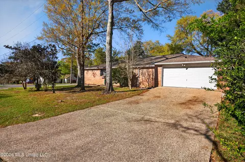 Exterior - 88386 E Diamondhead Dr, Diamondhead, MS 39525 photo 6 of 12