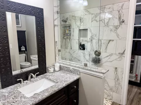 Bath - 886 Maili Pl, Diamondhead, MS 39525 photo 2 of 3