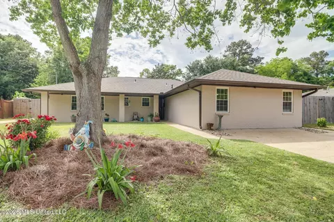 789 Sharon Hills Dr, Biloxi, MS 39532