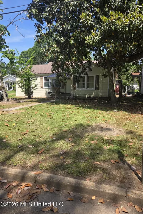541 Pecan St, Marks, MS 38646