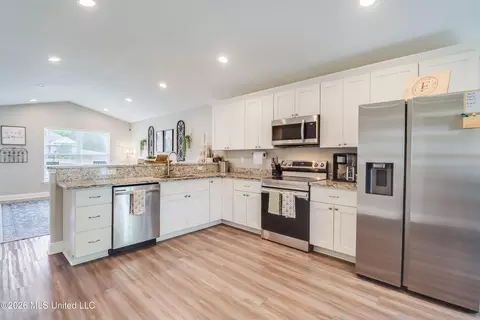 Kitchen - 54 Summit View Dr, Perkinston, MS 39573 photo 2 of 3