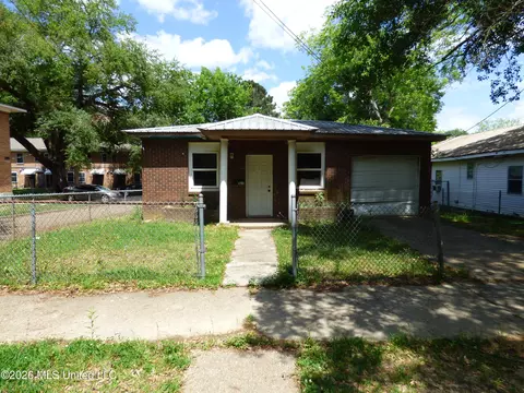 321 Saint Augustine, Mccomb, MS 39648