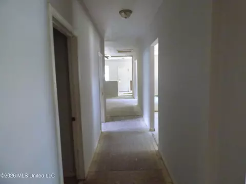 Entry Way - 321 Saint Augustine, Mccomb, MS 39648 photo 1 of 3