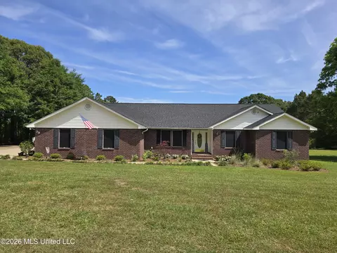 79 Harrington Rd, Hattiesburg, MS 39401