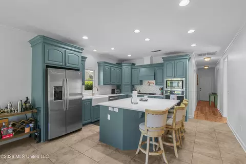 Kitchen - 107 Beaufort Cir, Madison, MS 39110 photo 2 of 5