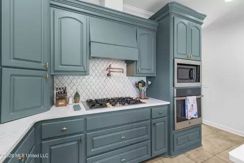 Kitchen - 107 Beaufort Cir, Madison, MS 39110 photo 4 of 5