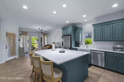 Kitchen - 107 Beaufort Cir, Madison, MS 39110 photo 5 of 5