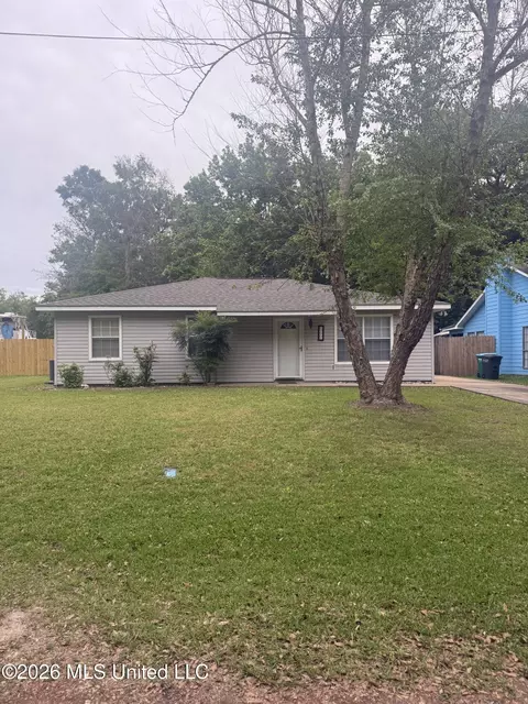 1716 Tradewinds Dr, Gautier, MS 39553