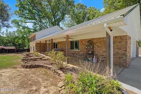 Exterior - 2125 Swinnea Rd, Nesbit, MS 38651 photo 4 of 7