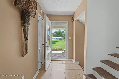 Entry Way - 2125 Swinnea Rd, Nesbit, MS 38651 photo 1 of 1