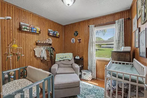 Bedroom - 2125 Swinnea Rd, Nesbit, MS 38651 photo 2 of 4