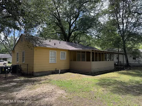 Exterior - 668 Broadmoor Dr, Jackson, MS 39206 photo 3 of 4