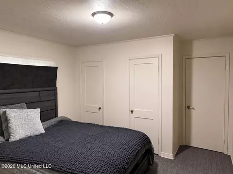 Bedroom - 668 Broadmoor Dr, Jackson, MS 39206 photo 1 of 2