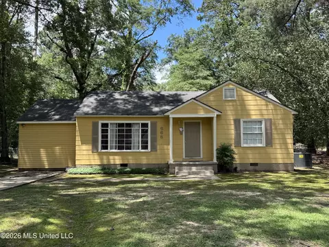 668 Broadmoor Dr, Jackson, MS 39206